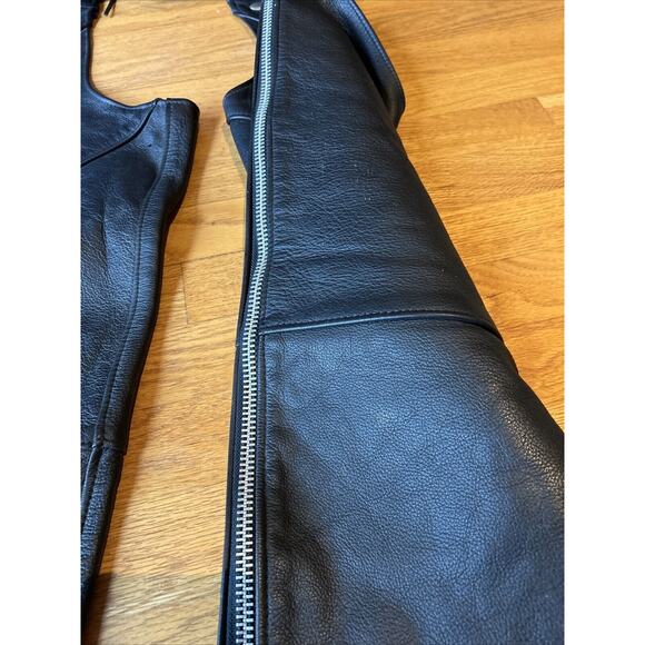 Harley Davidson Black Leather Men's Biker Chaps 98480-97VM Medium Logo snaps EUC - Picture 3 of 14
